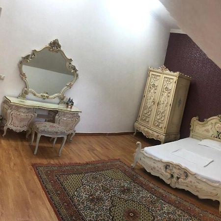 Rodem House Vandrerhjem Bisjkek Eksteriør bilde