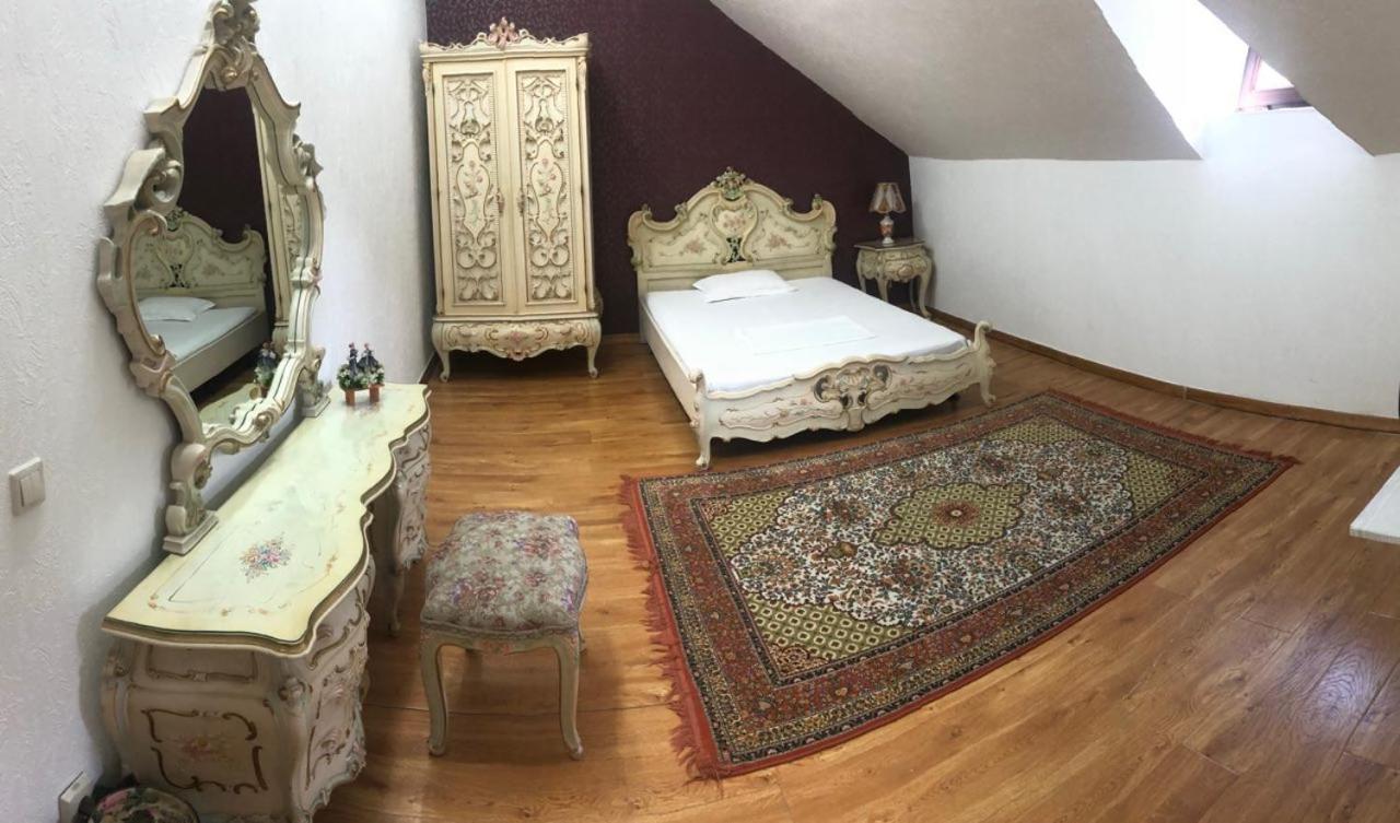 Rodem House Vandrerhjem Bisjkek Eksteriør bilde
